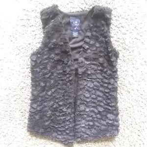 Self Esteem girls faux fur brown vest size Small.